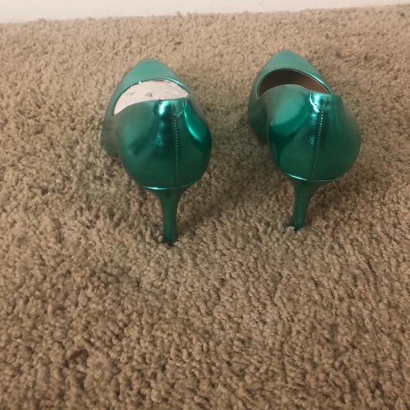 INC heels. - Picture 3 of 3